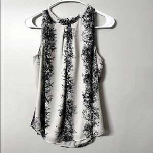 Women’s size Small Daniel Rainn